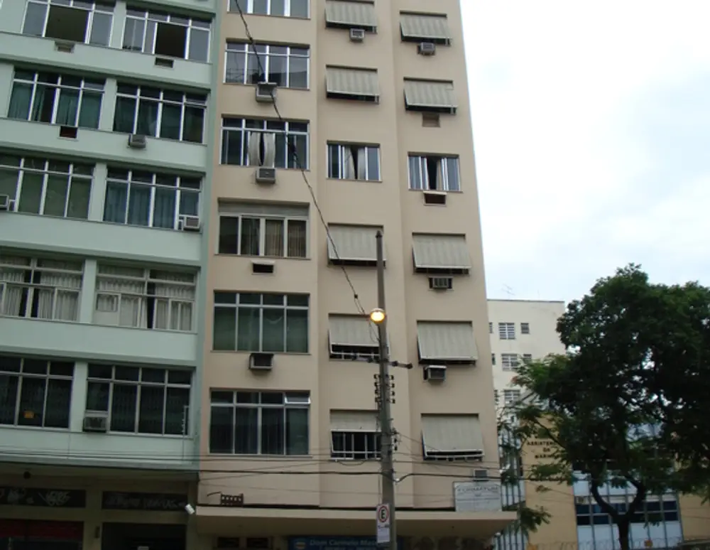 Edificio Lares