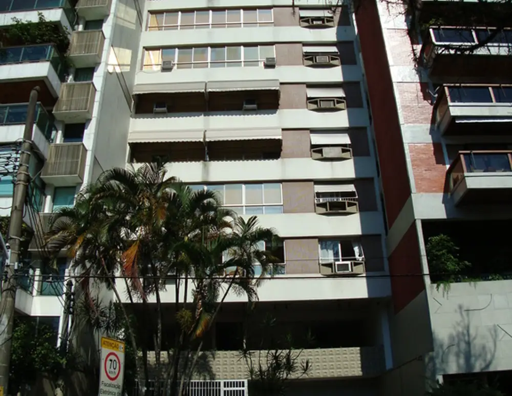 Edificio Lazar Segal