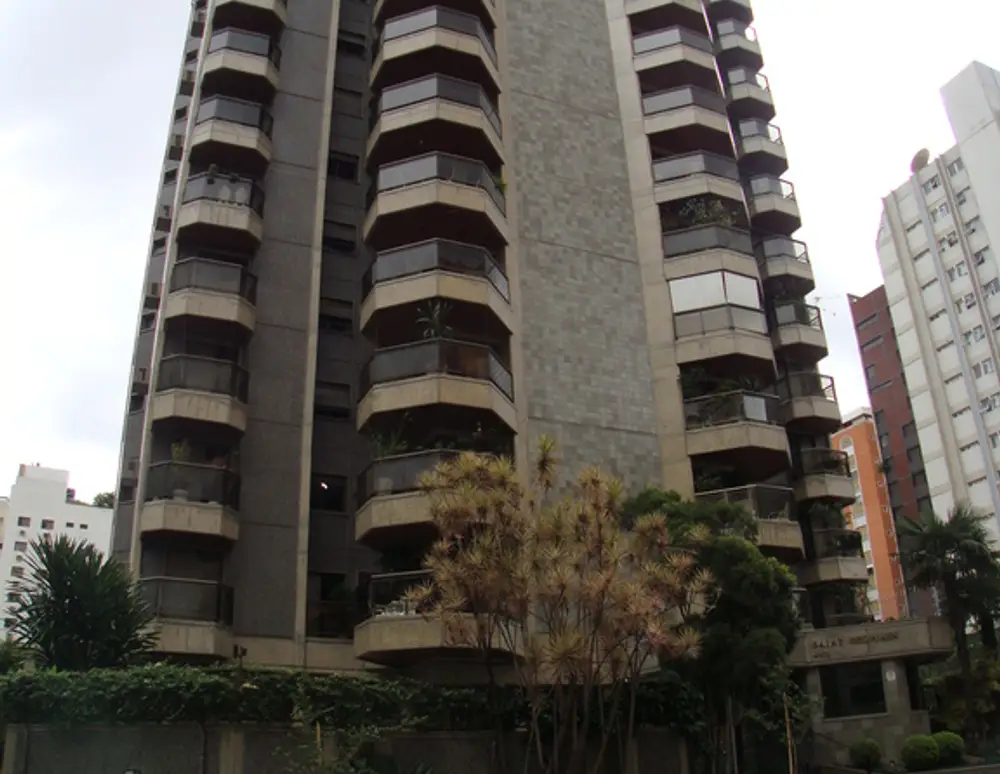 Edifício Residencial Chuva de Ouro