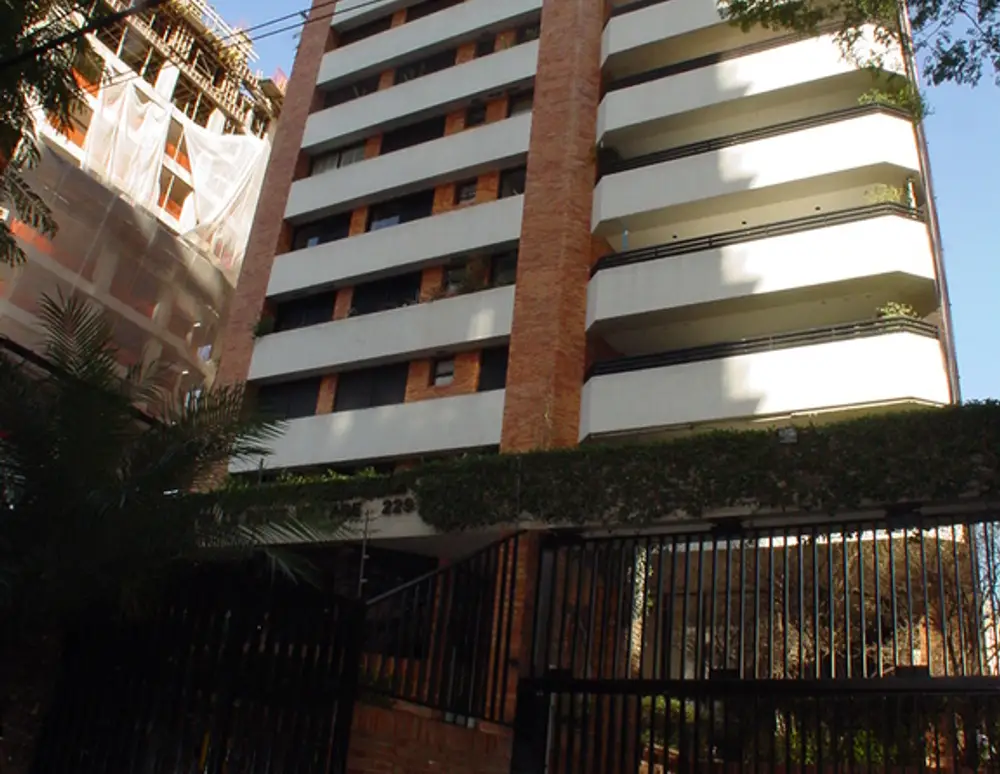 Edificio Le Petit Village