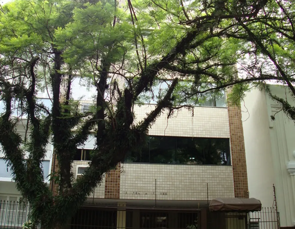 Edificio Castel Saint Yves