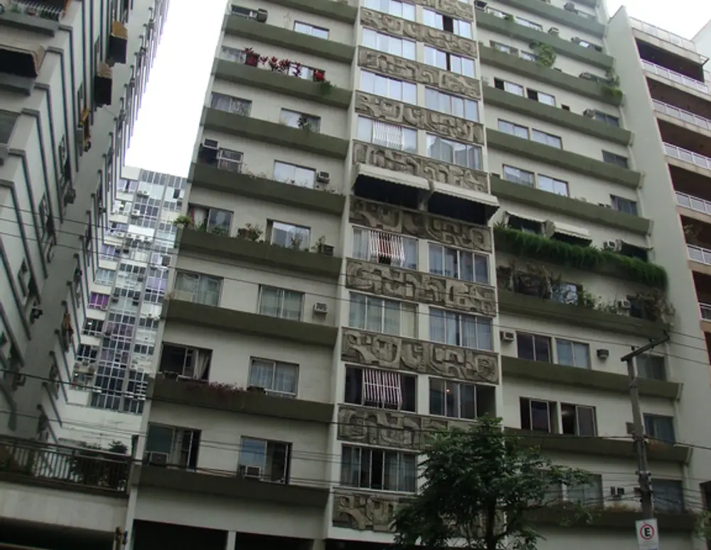 De Edificio Rogerio