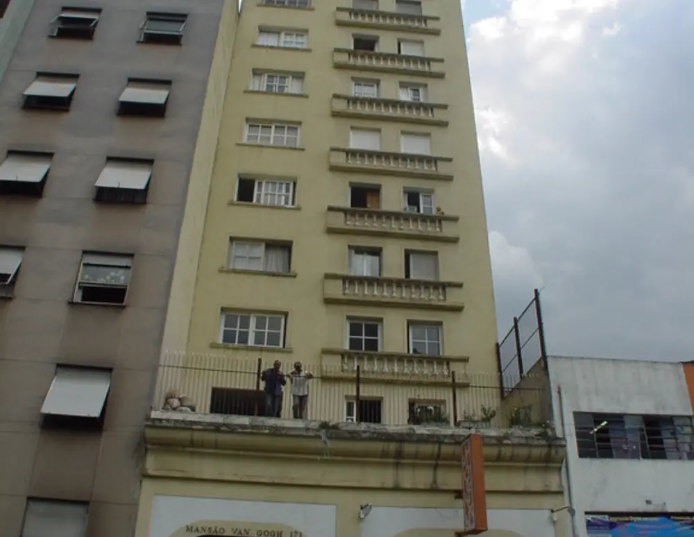 Edificio Mansao Van Gogh