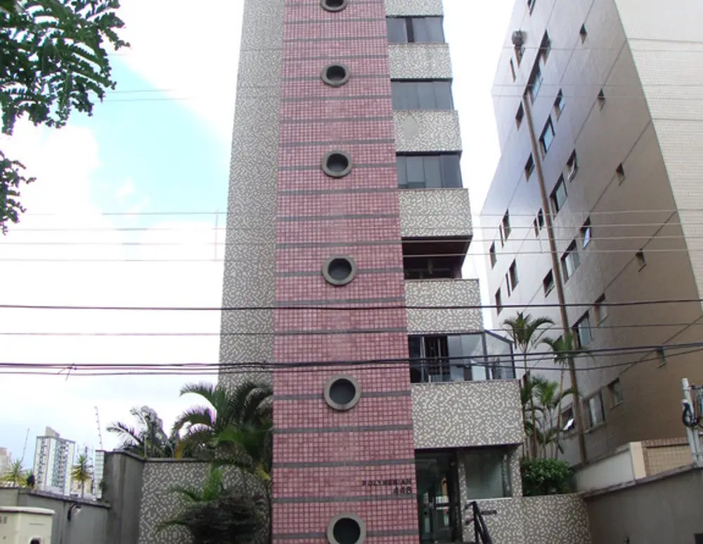 Edificio Polynesian
