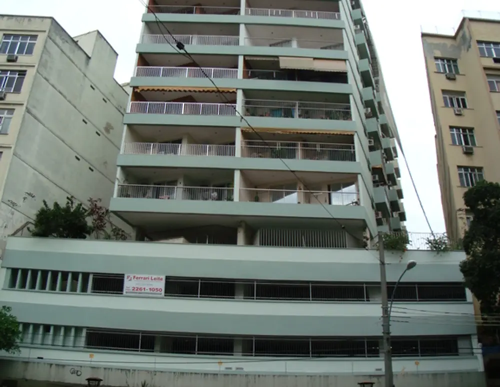 Edificio Flats And Shops