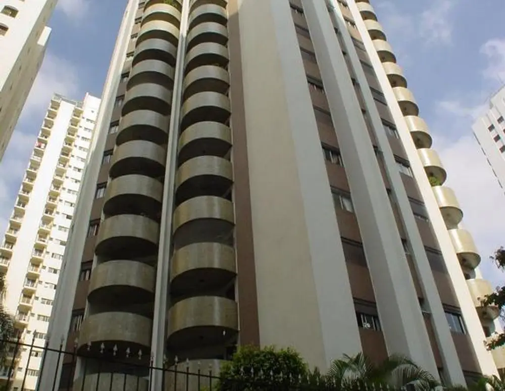 Edificio Golden Bird