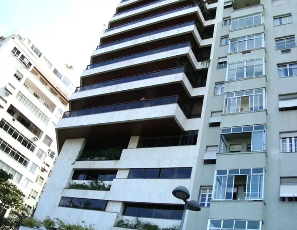 Edificio Situado Na Av Atlantica 4160
