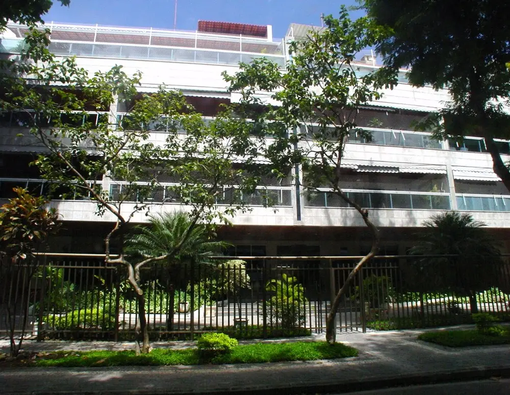 Edificio Luna Lake