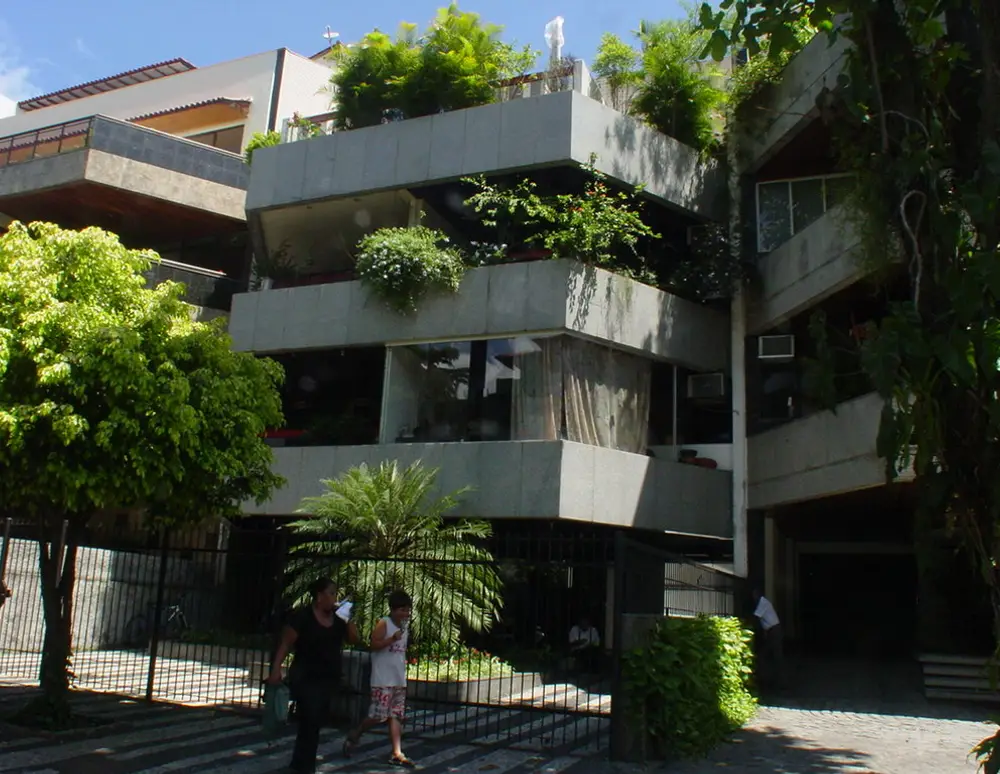 Edificio Quatre Saisons