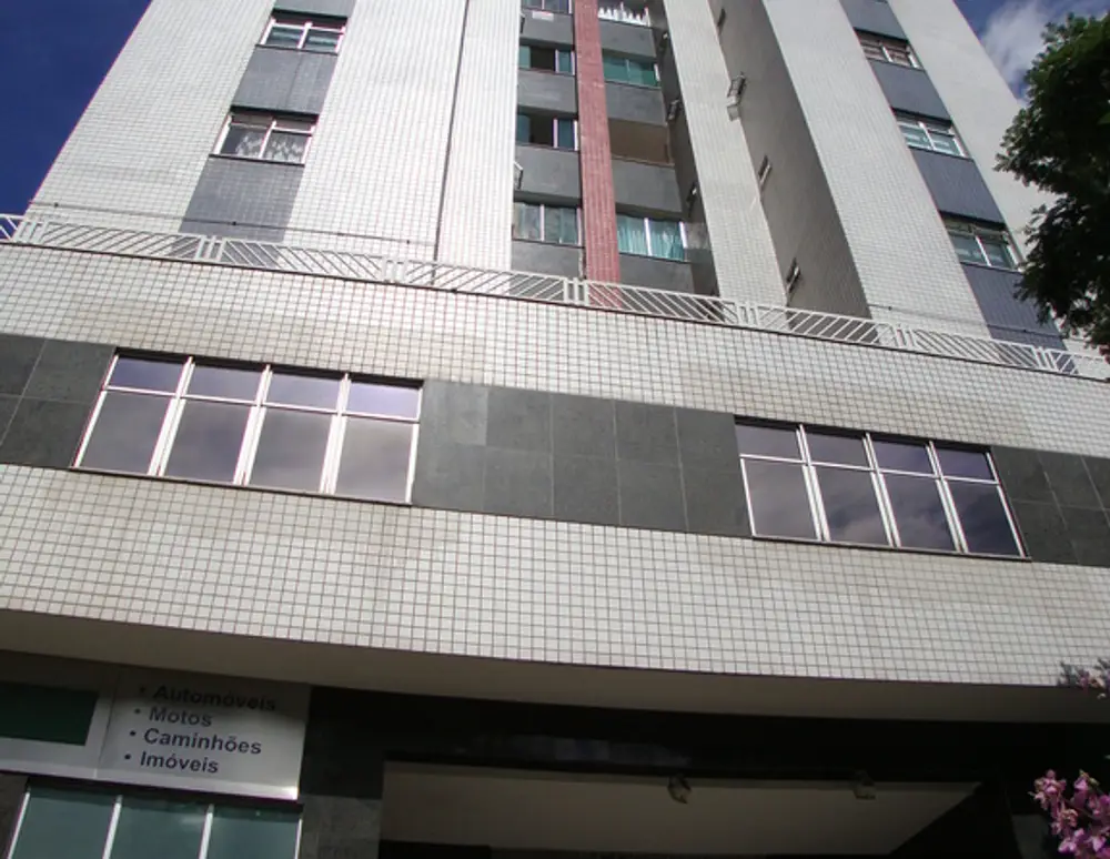 Edificio Residencial e Comercial Contorno Deminas