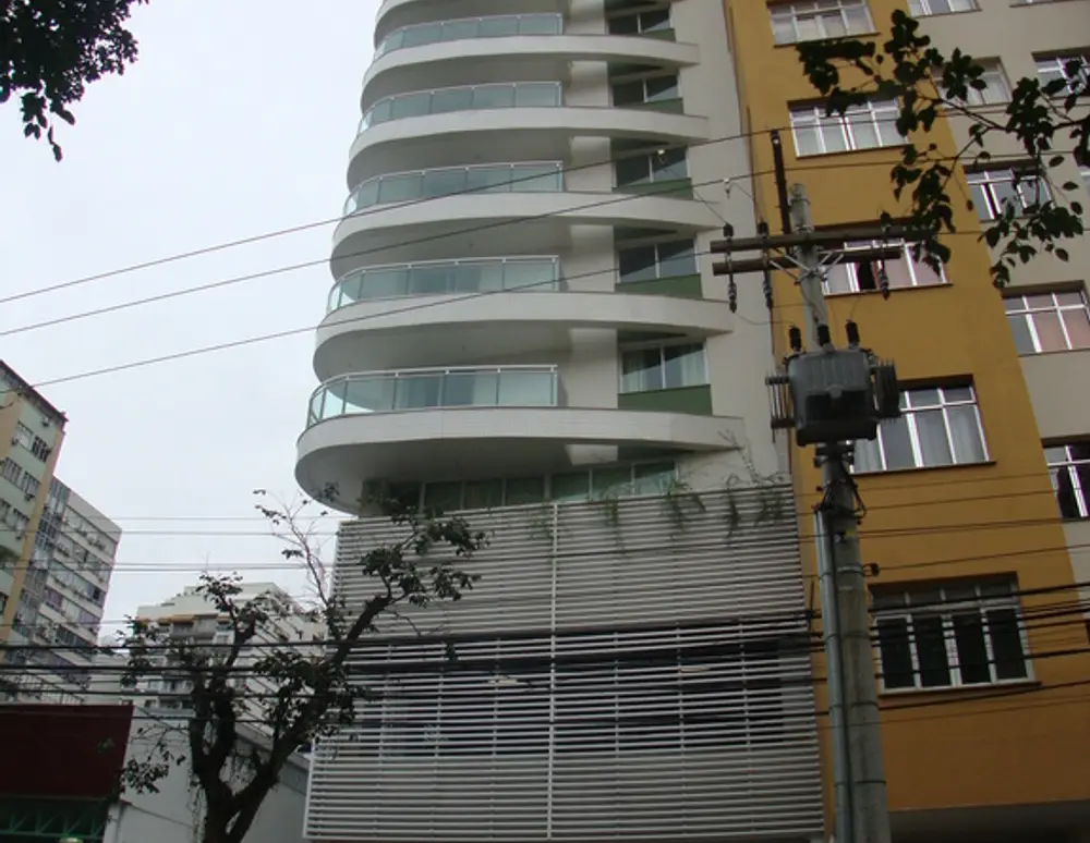 Edifício Laura Ferreira Pinto Residencial