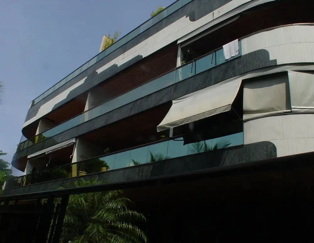 Edificio Luna Bay