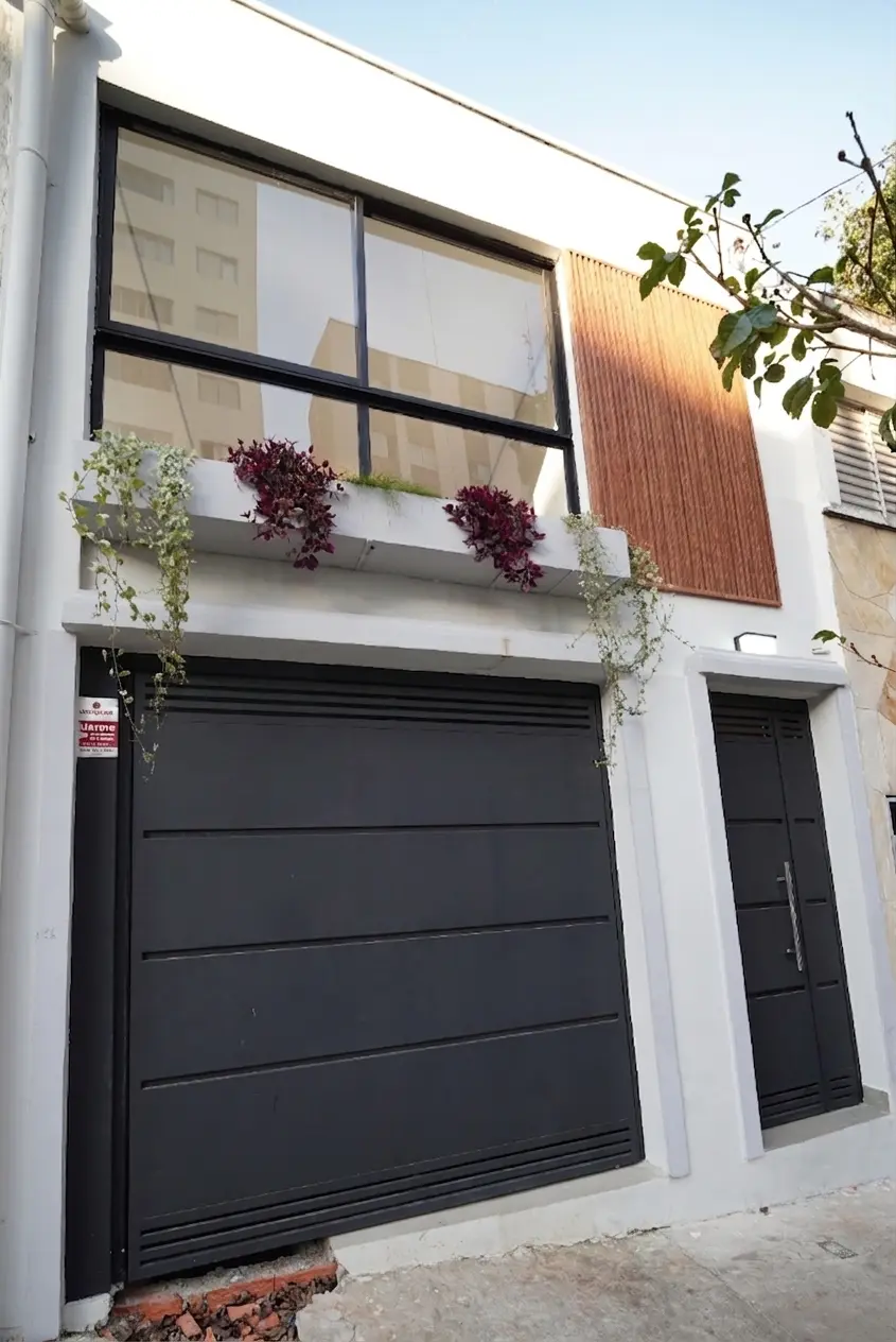 SOBRADO COMPLETAMENTE REFORMADO | 130 m²