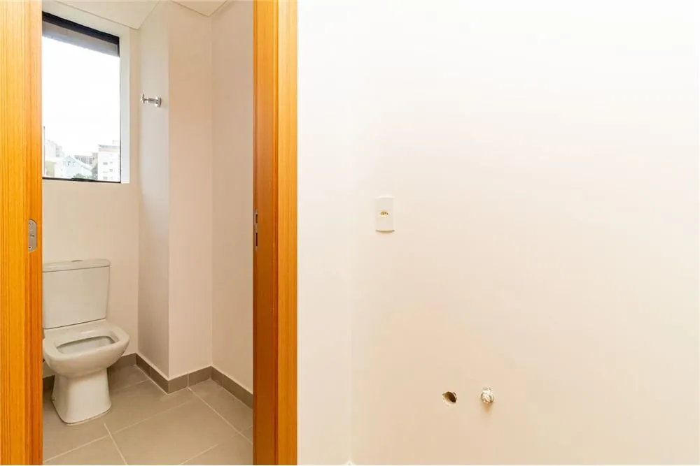 FRB 685 Sala 610221003-3 - REMAX Donno Exclusividades — foto 2