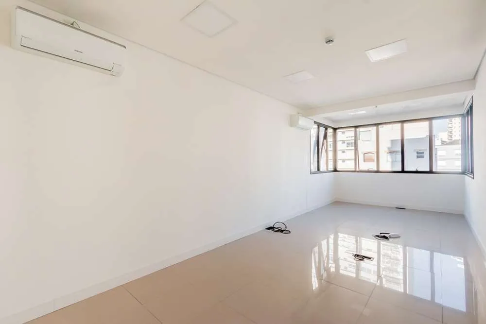 HCB 652 Sala 601081011-28 - REMAX Lepex Exclusividades — foto 2