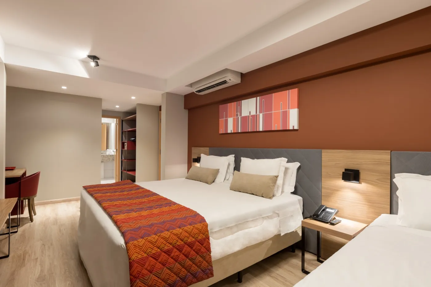 Axis Triple Business Hotel - Cyrela Goldsztein — foto 4
