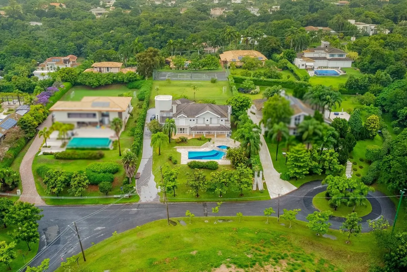 FVRDIMR 120 Casa 601081064-46 - REMAX Lepex Exclusividades — foto 3