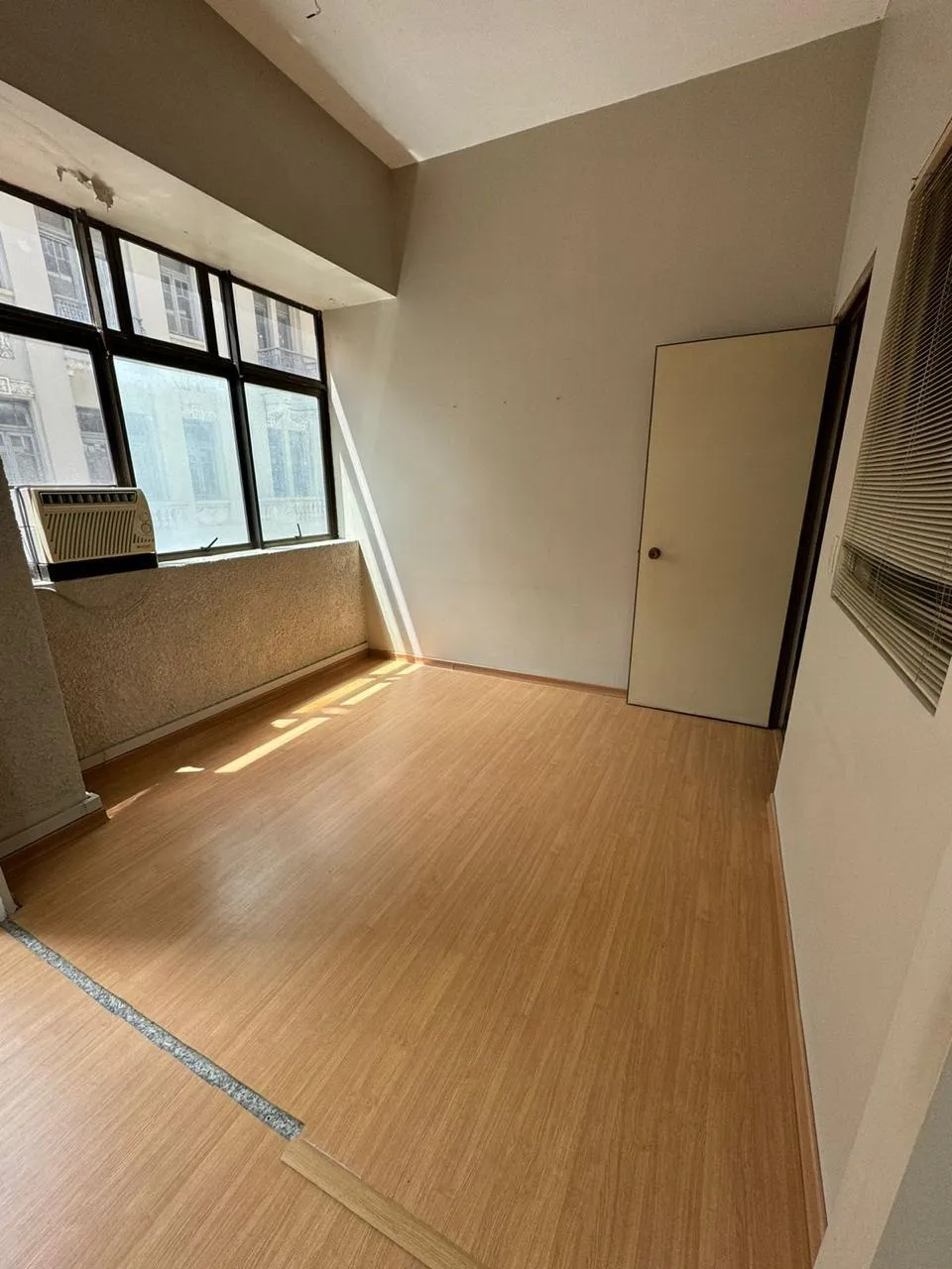 Edifício Credireal Sala 301 - Joal Teitelbaum Dações — foto 4