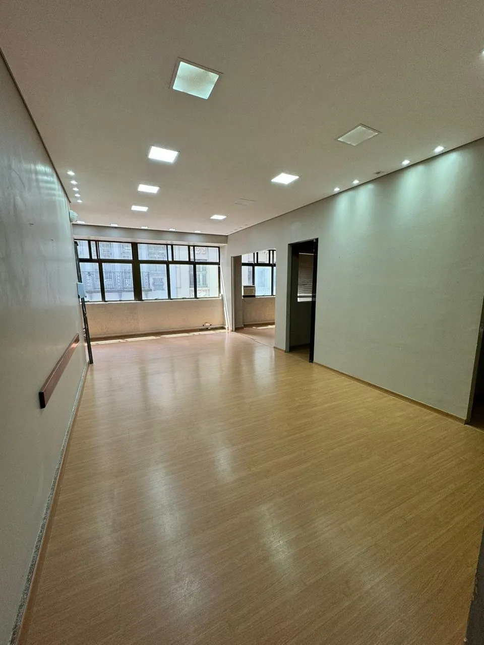 Edifício Credireal Sala 301 - Joal Teitelbaum Dações — foto 3