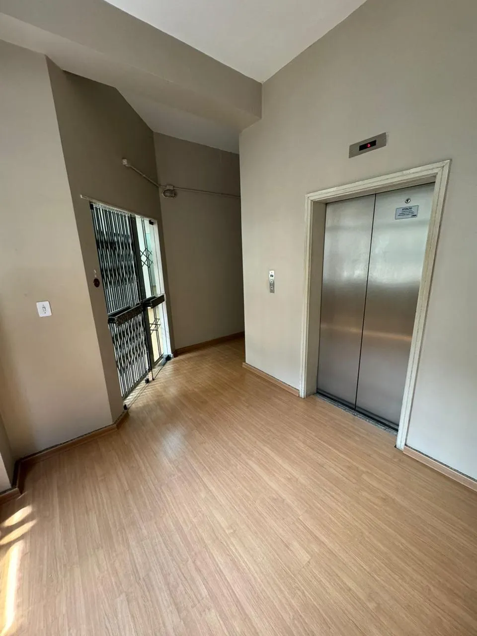 Edifício Credireal Sala 301 - Joal Teitelbaum Dações — foto 2