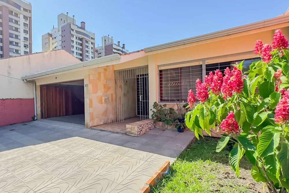 JLH 22 Casa 610101004-43 - REMAX Tri Exclusividades