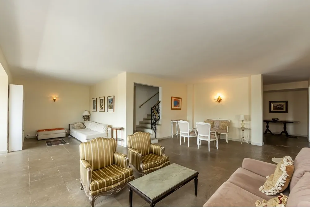 PFQM 142 630331091-15 - REMAX Comunità Exclusividades