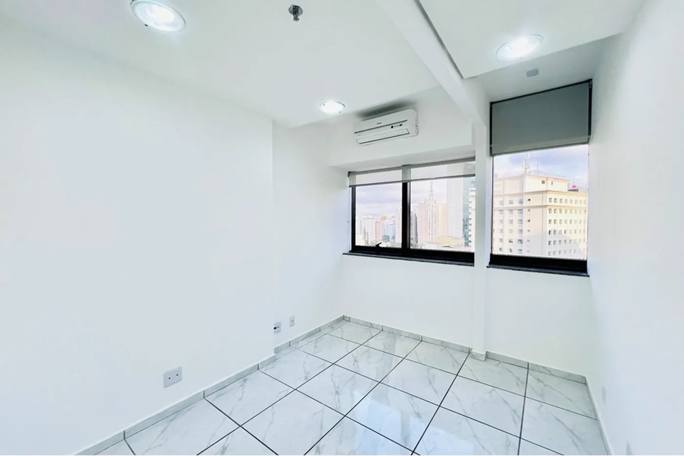 BVI 240 Sala 601261059-112 - REMAX Terra Exclusividades — foto 2
