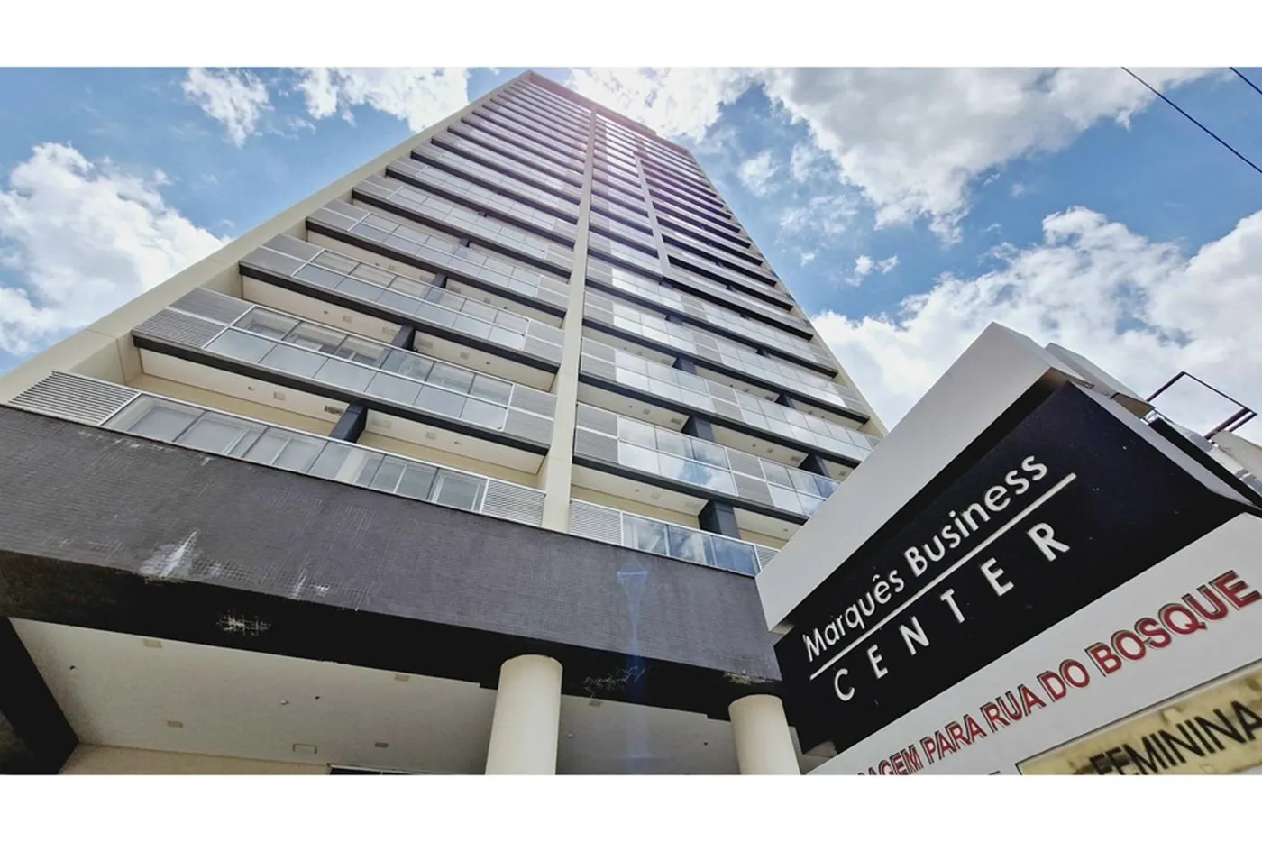 BFMDSV 405 Sala 602301001-7 - Remax Trinity Exclusividades
