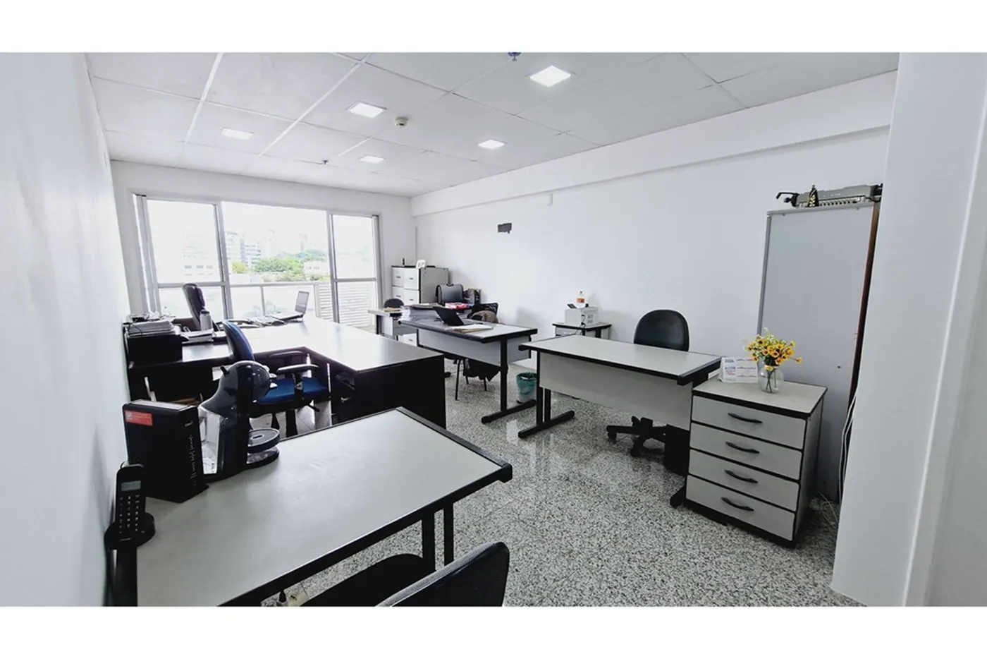 BFMDSV 405 Sala 602301001-7 - Remax Trinity Exclusividades — foto 2