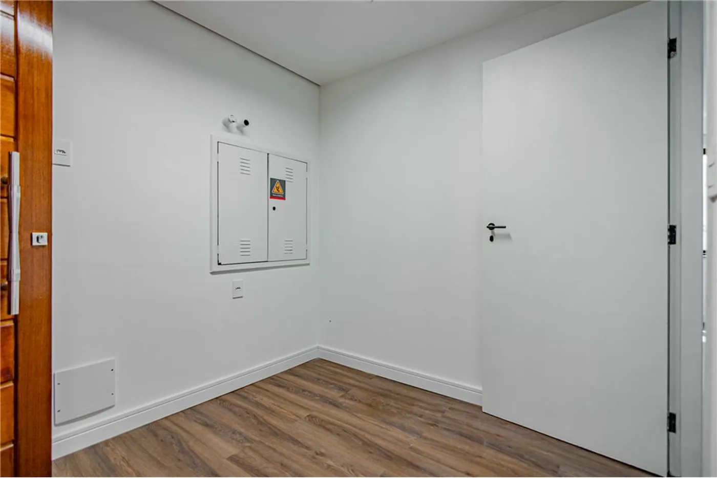 CA 1968 Sala 601081006-119 - REMAX Lepex Exclusividades — foto 3