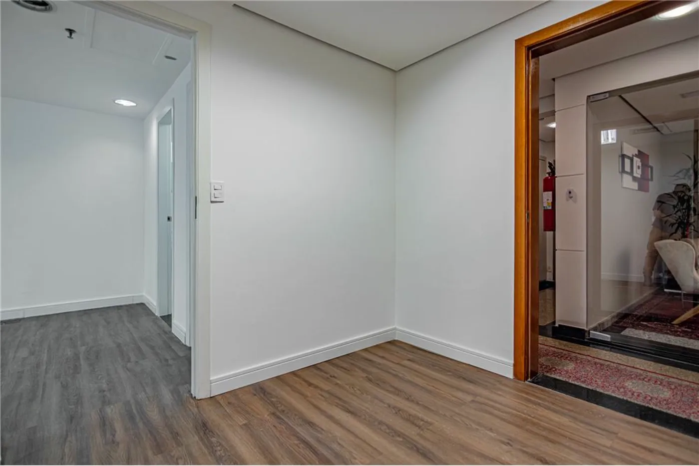 CA 1968 Sala 601081006-119 - REMAX Lepex Exclusividades — foto 4