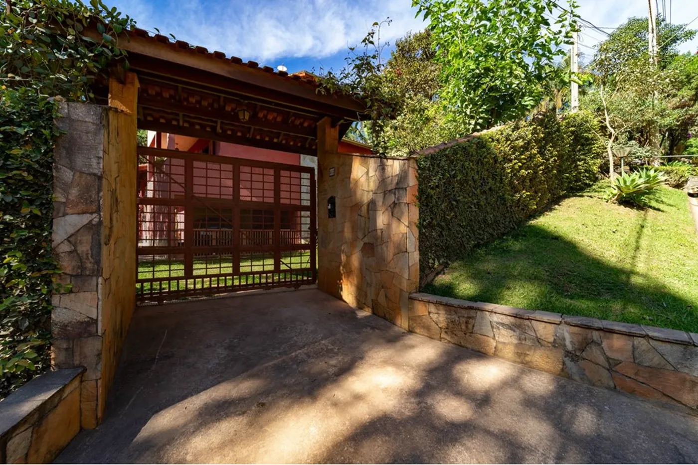 VSJIH 412 690591006-75 - REMAX Máxima Exclusividades