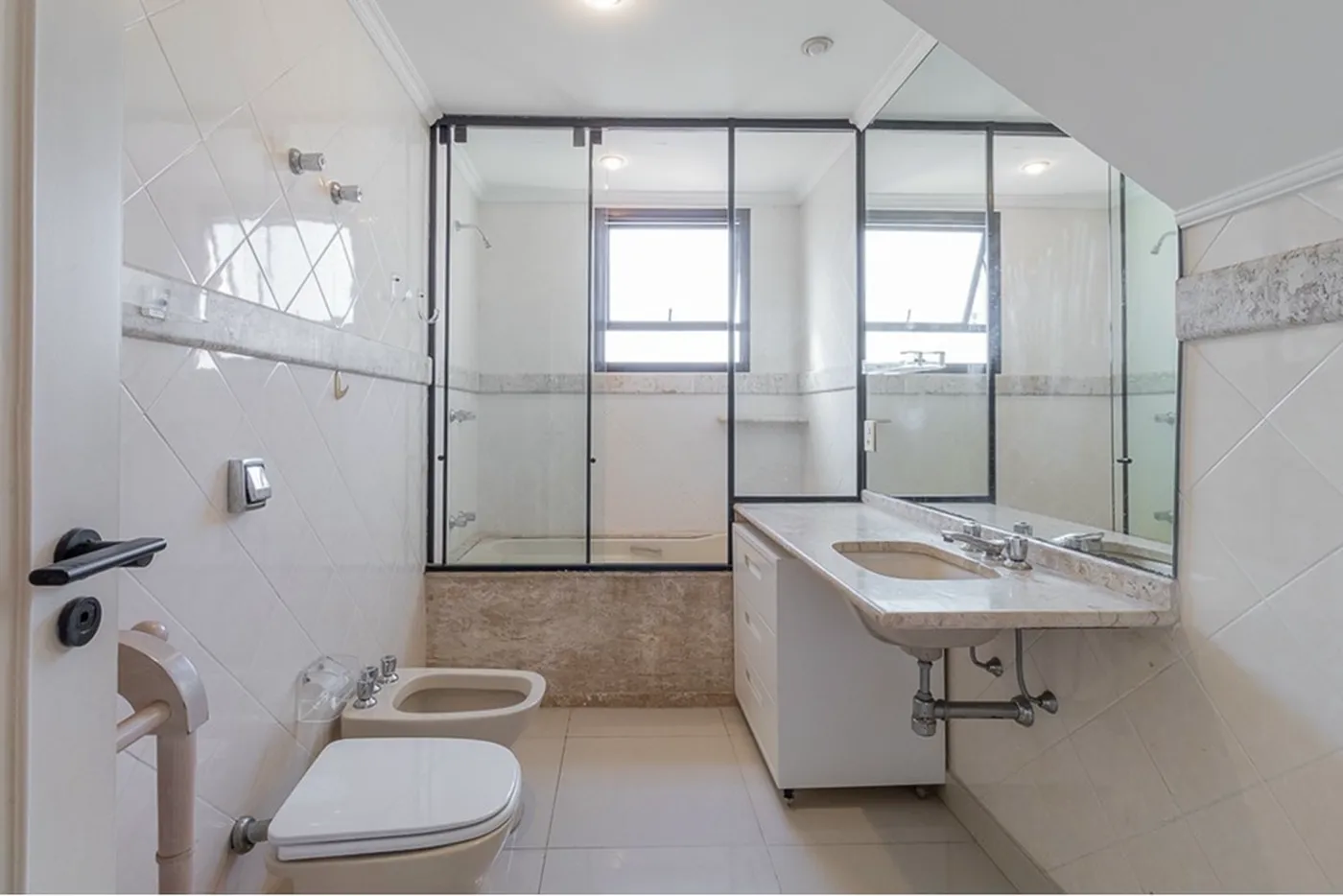 HM 568 Apto 601081062-50 - REMAX Lepex Exclusividades — foto 3