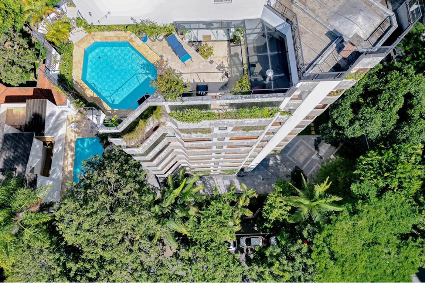 CBE 346 Apto 601371058-12 - REMAX Boutique Exclusividades