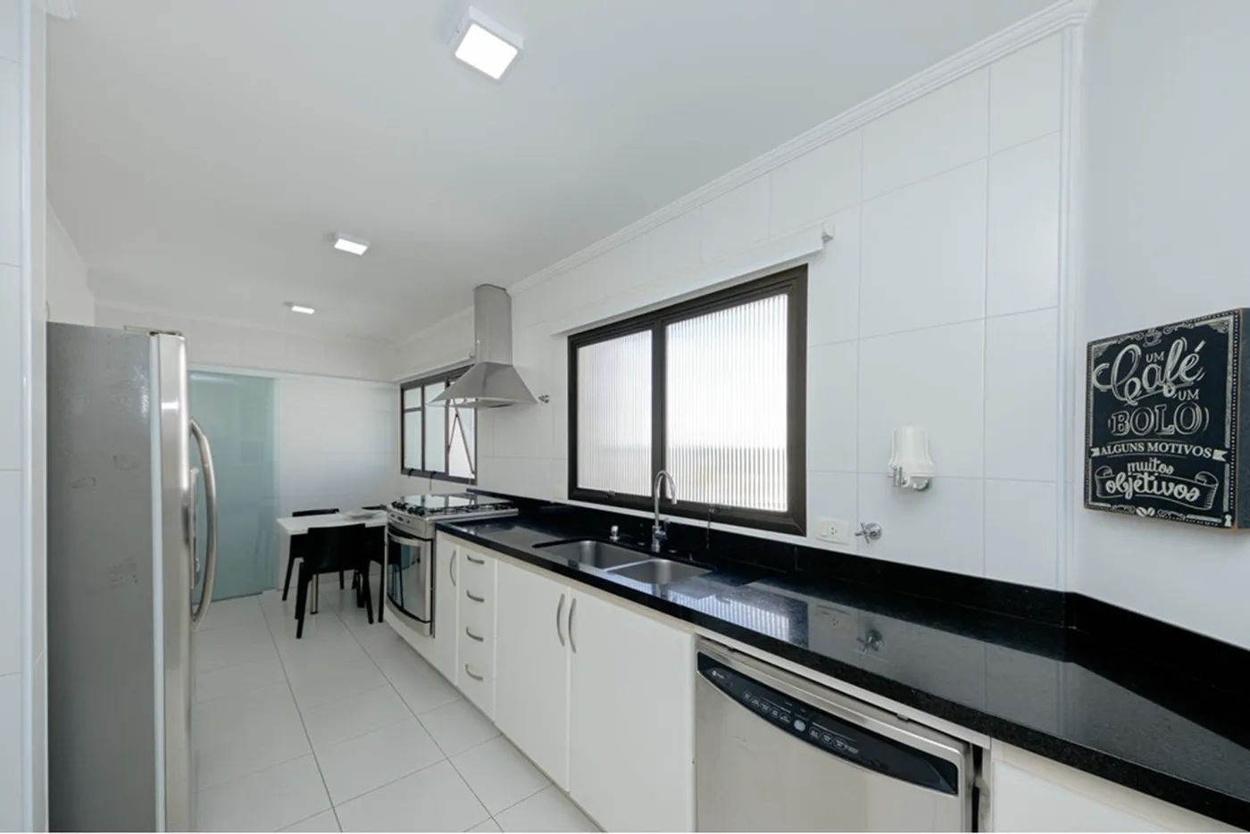 CBE 346 Apto 601371058-12 - REMAX Boutique Exclusividades — foto 2