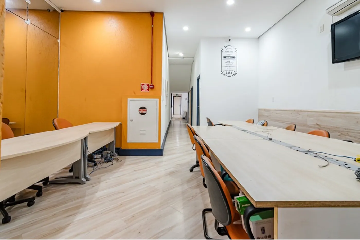 PLDC 200 Sala 601401041-17 - REMAX Paradisus Exclusividades
