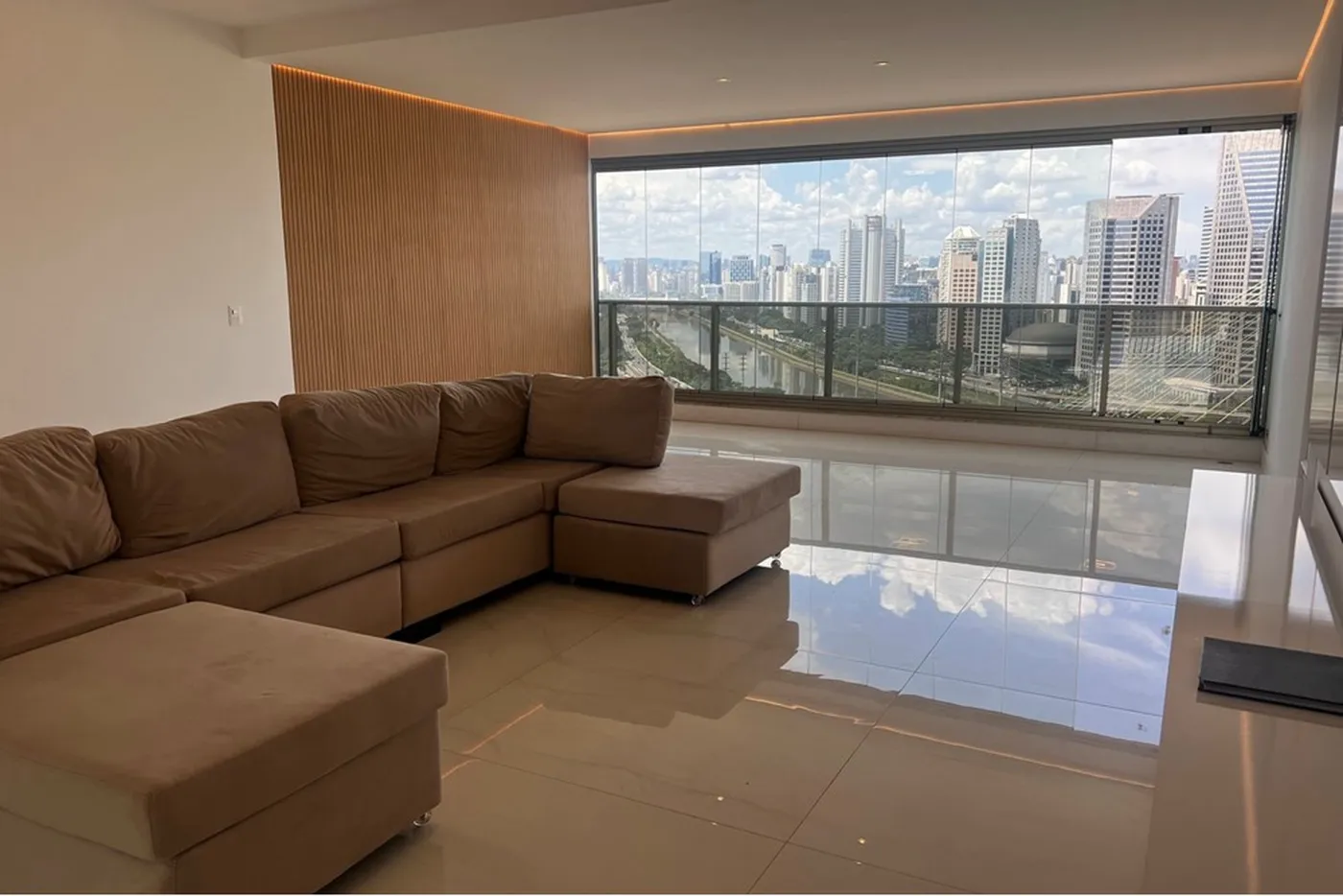 RPDDG 825 Apto 601361051-19 - REMAX Trio Exclusividades