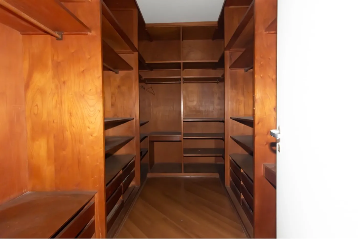BVCB 130 Apto 601971018-1229 - REMAX Empire Exclusividades — foto 3
