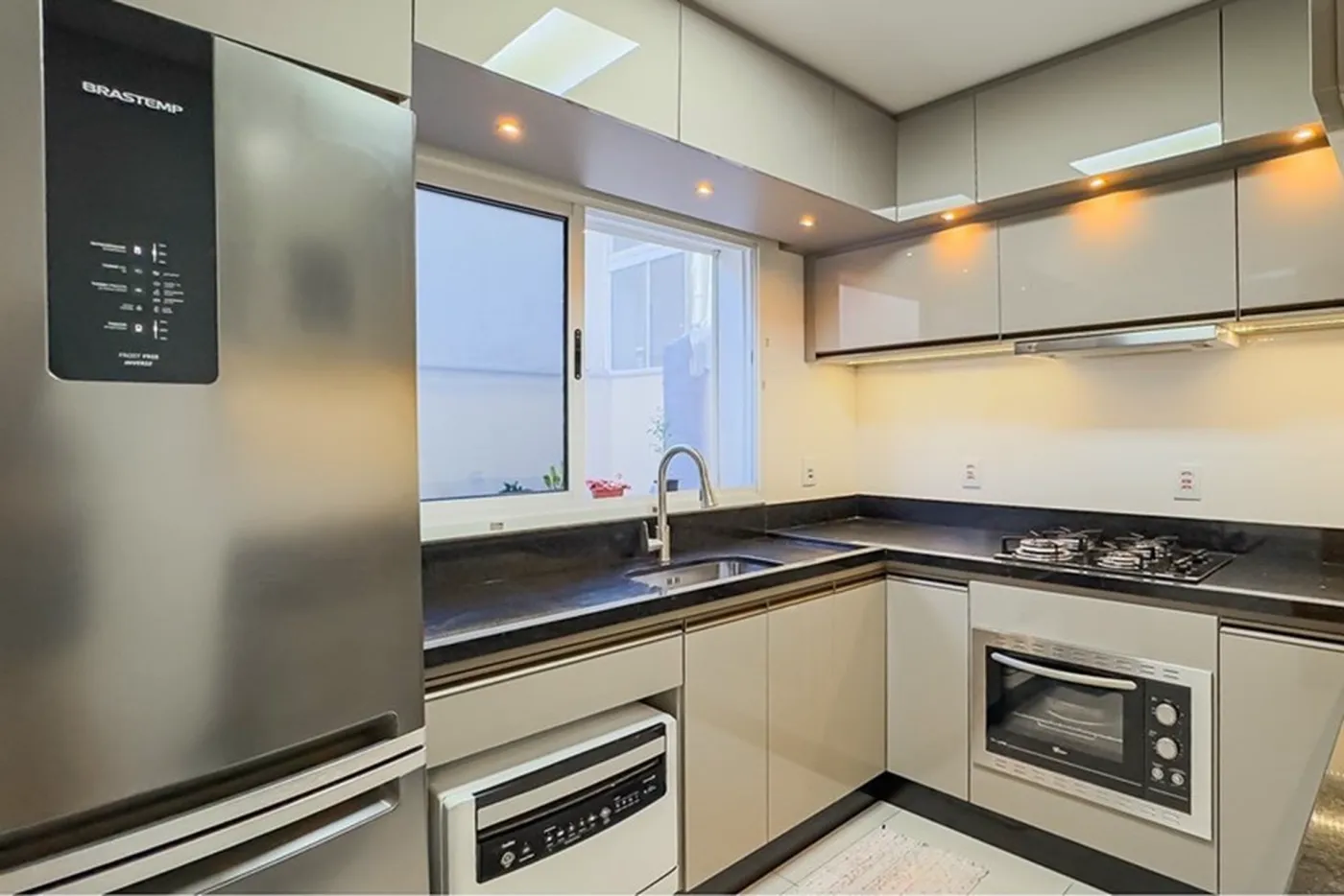 VIT 25 Casa 610441002-4 - REMAX Diamond Orla Exclusividades — foto 4