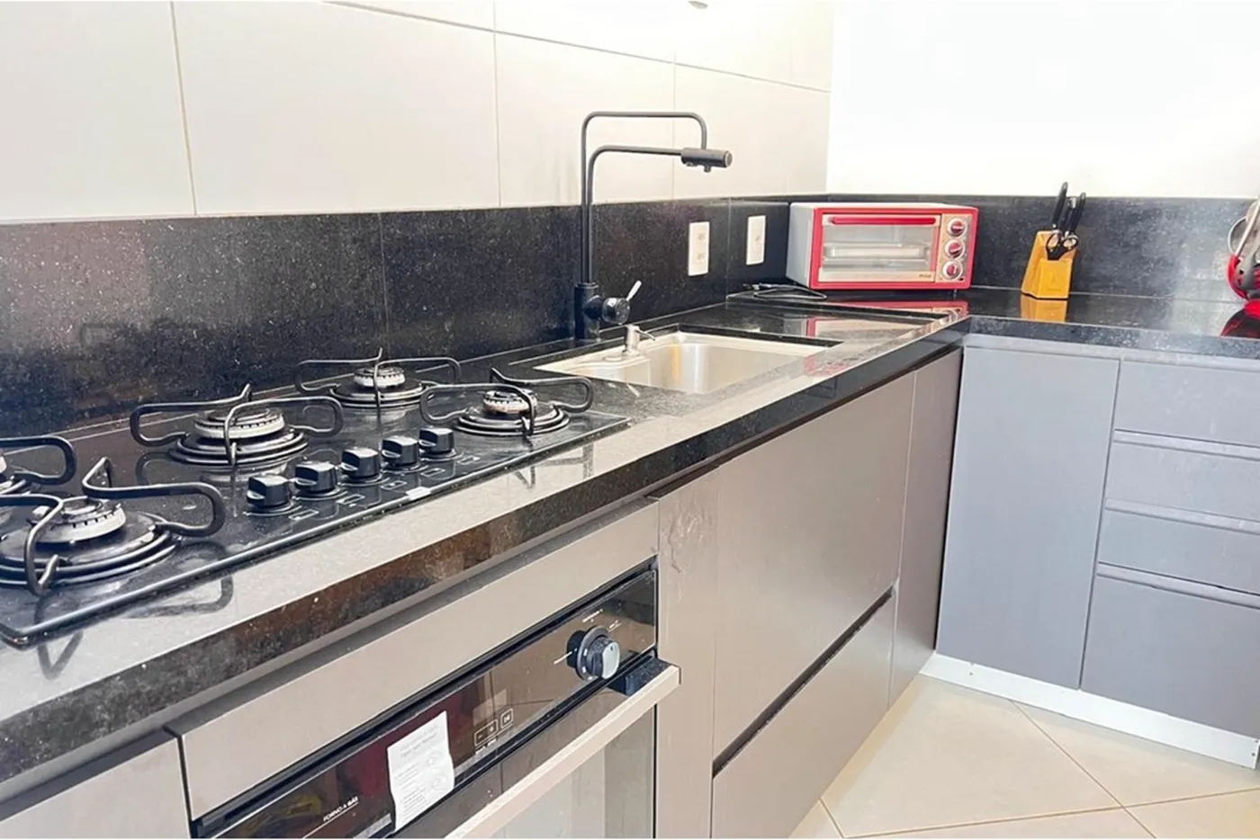 VAAAA 270 Apto 601361051-31 - REMAX Trio Exclusividades