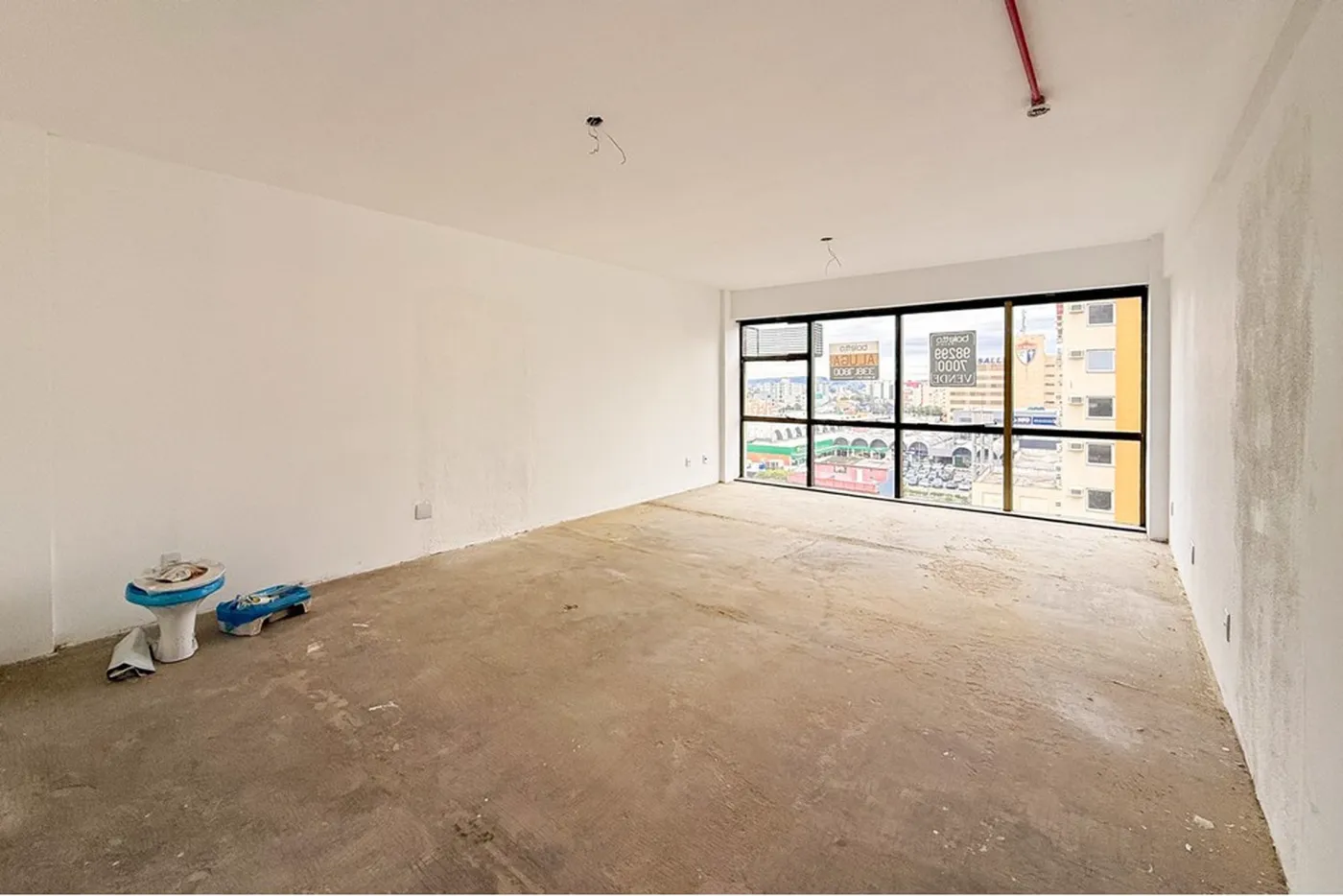 CDM 111 Sala 612651033-81 - REMAX Pillares Exclusividades