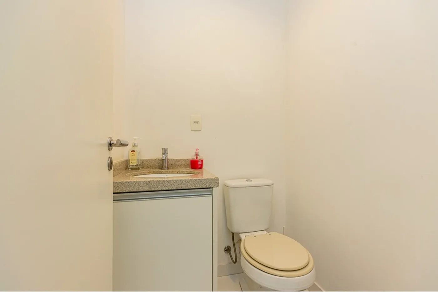 VDBFMDSV 1619 Sala 601241057-14 - REMAX Ville Exclusividades — foto 2