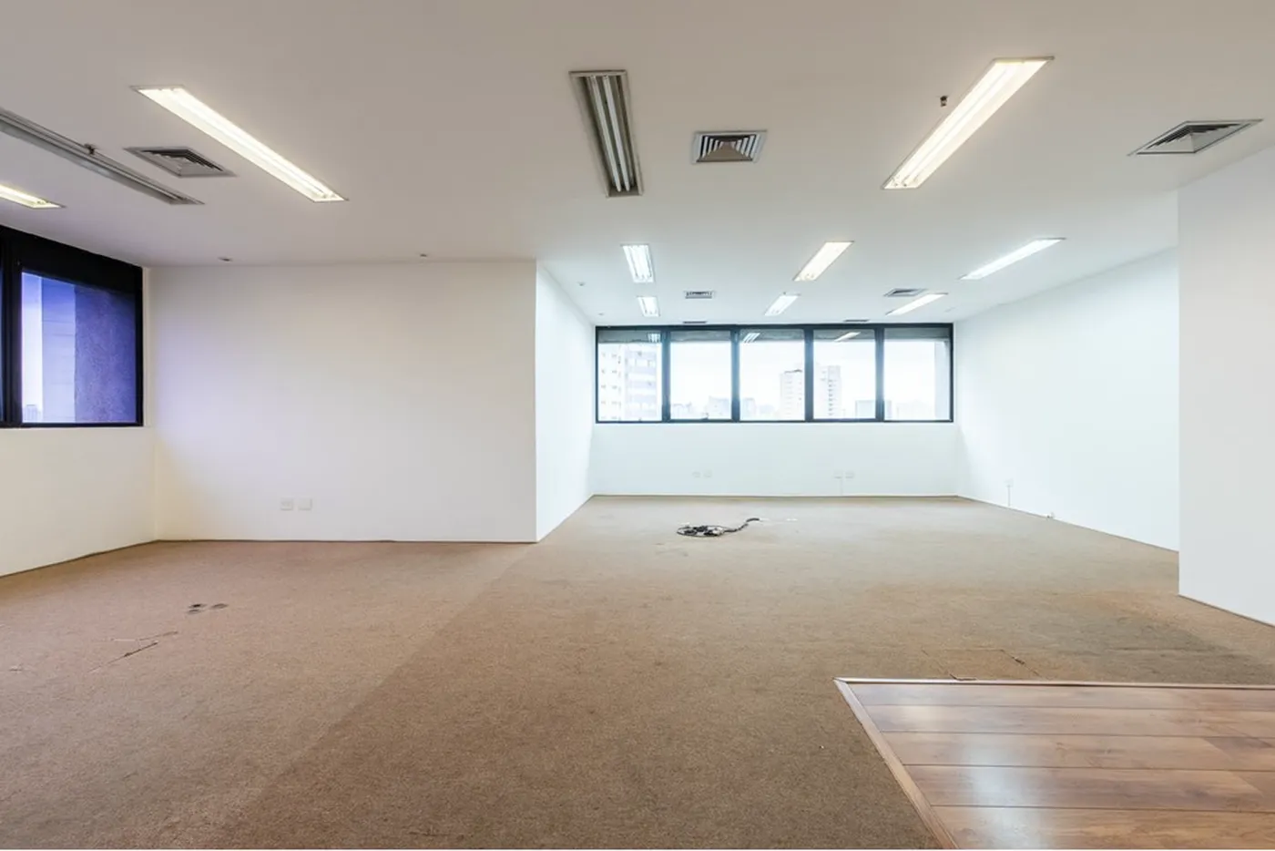 SAAP 1000 Sala 601971032-109 - REMAX Empire Exclusividades