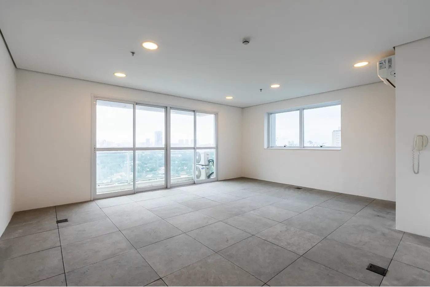 SANDJ 72 Sala 601971032-108 - REMAX Empire Exclusividades