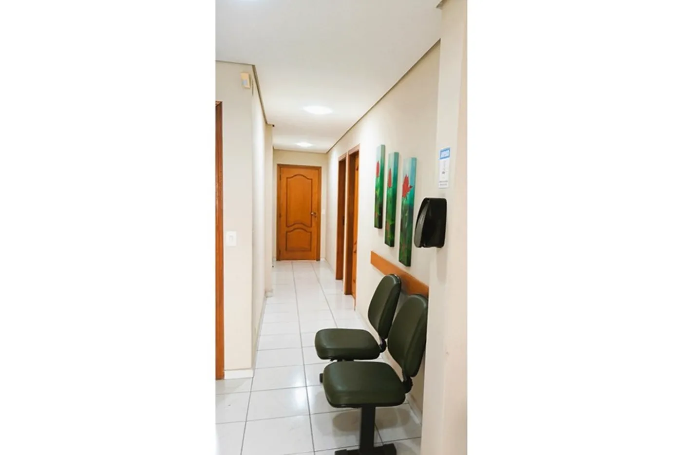 POC 124 Sala 601081093-5 - REMAX Lepex Exclusividades — foto 3