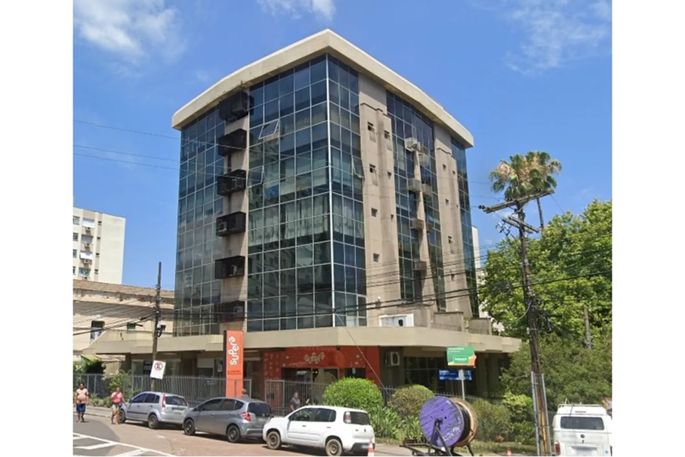 FAB 735 Sala 610101002-132 - REMAX Tri Exclusividades