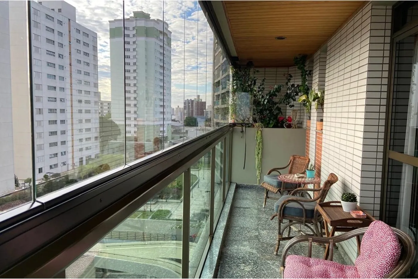 VBAB 1124 Apto 601241023-77 - REMAX Ville Exclusividades