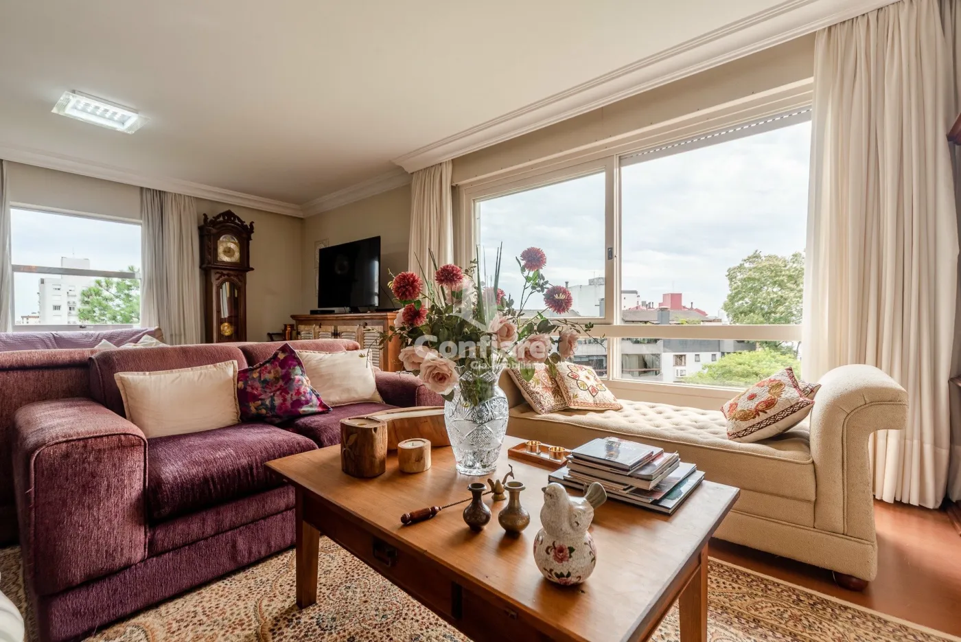 Plano Alto Apto 19909 - Confiare Cia Imobiliaria Exclusividades