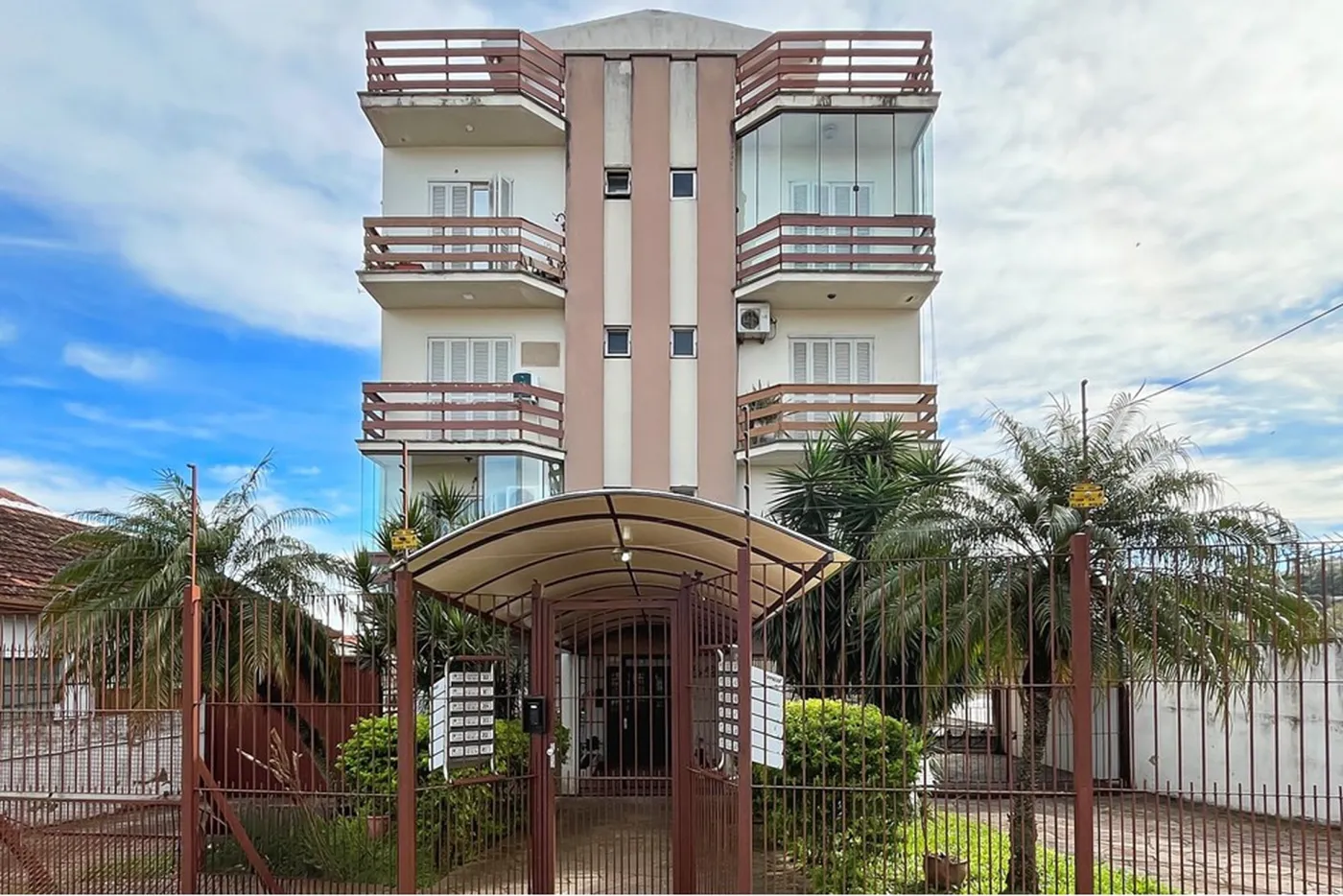 TN 700 Apto 610101004-56 - REMAX Tri Exclusividades