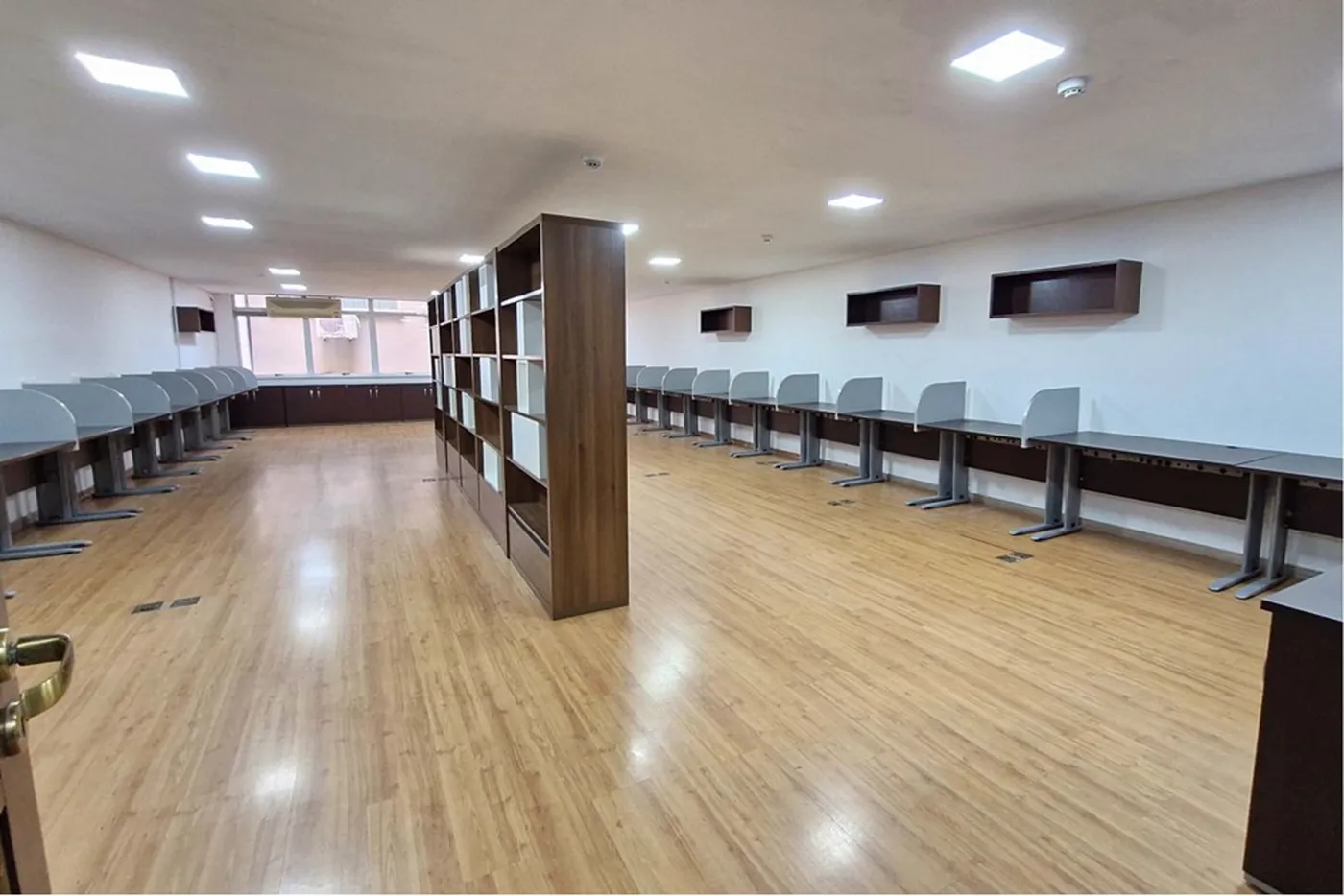 RCC 139 Sala 602301001-159 - Remax Trinity Exclusividades